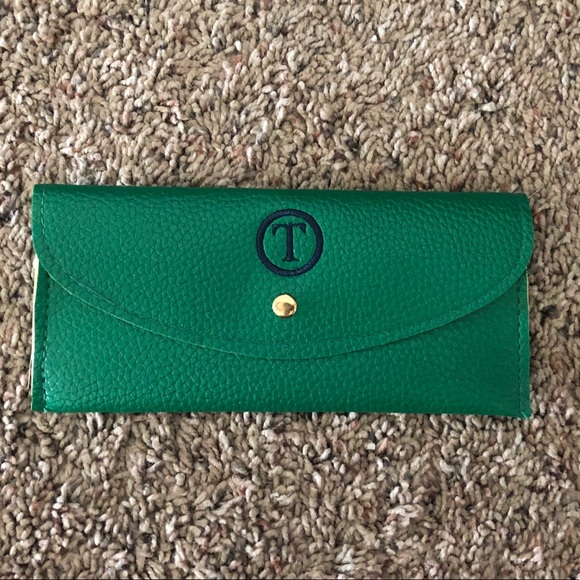 Monogrammed Wallets - Picture 4 of 6